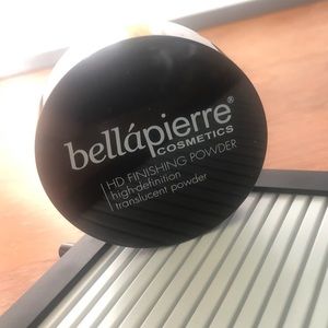 Bella Pierre HD Finishing Powder in Translucent